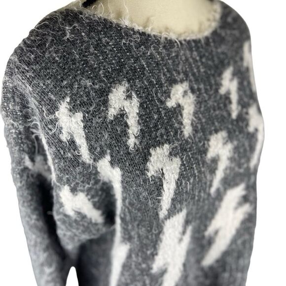 Made in Italy gray & white lightning pattern fuzzy winter sweater high low hem - Picture 2 of 6